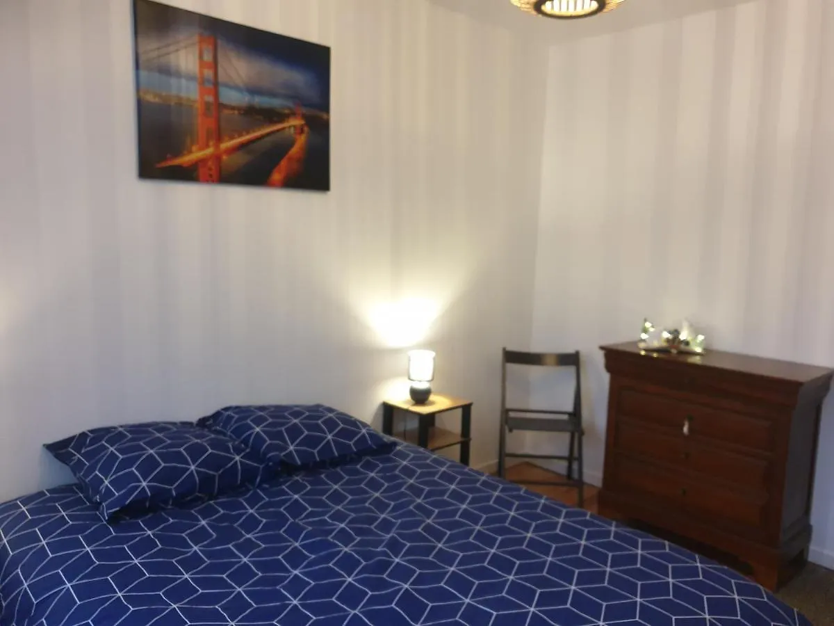 Sas Road Runner Cafe Bed & Breakfast Egliseneuve-d'Entraigues 0*,
